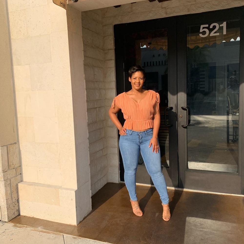 Peach blouse get for the Spring time 💐🌸🌼